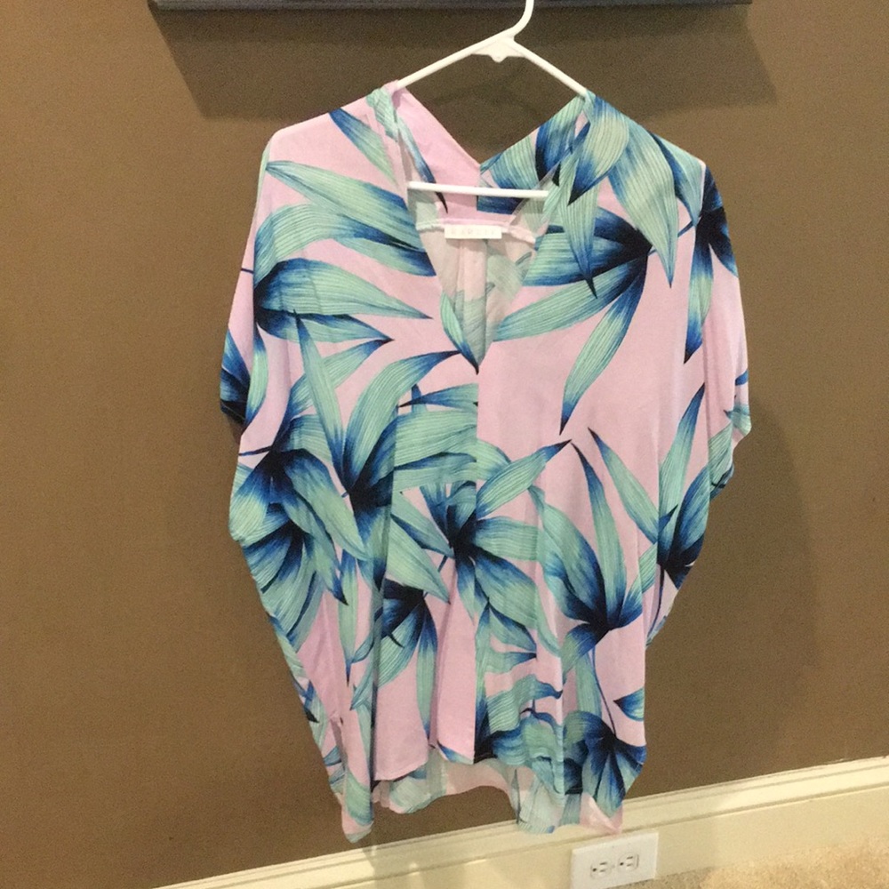 New with no tags, Long top ! Great for cruise,travel, soft fabric, never worn